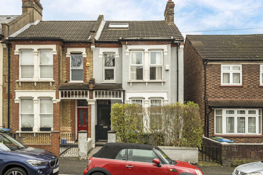 3 bed Mid Terraced House for rent in Greenwich. From Conran Estates - Charlton