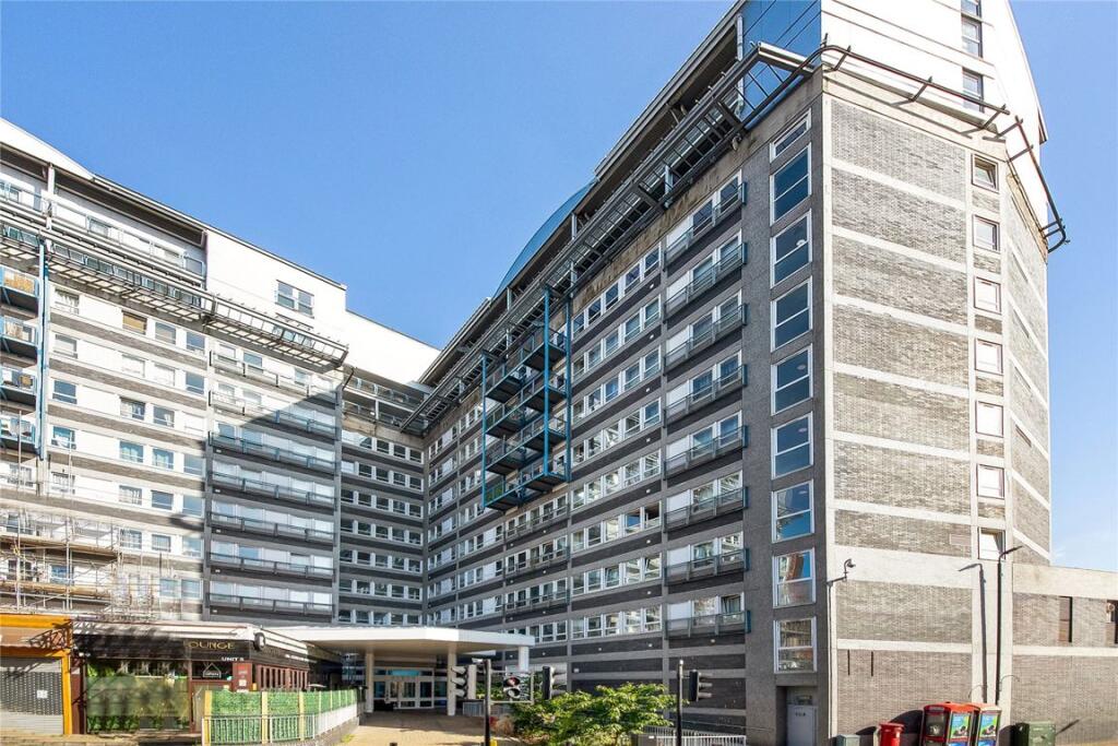 3 bed 1st Floor Flat for rent in Woolwich. From Conran Estates - Charlton 3 bed 1st Floor Flat for rent in Woolwich. From Conran Estates - Charlton