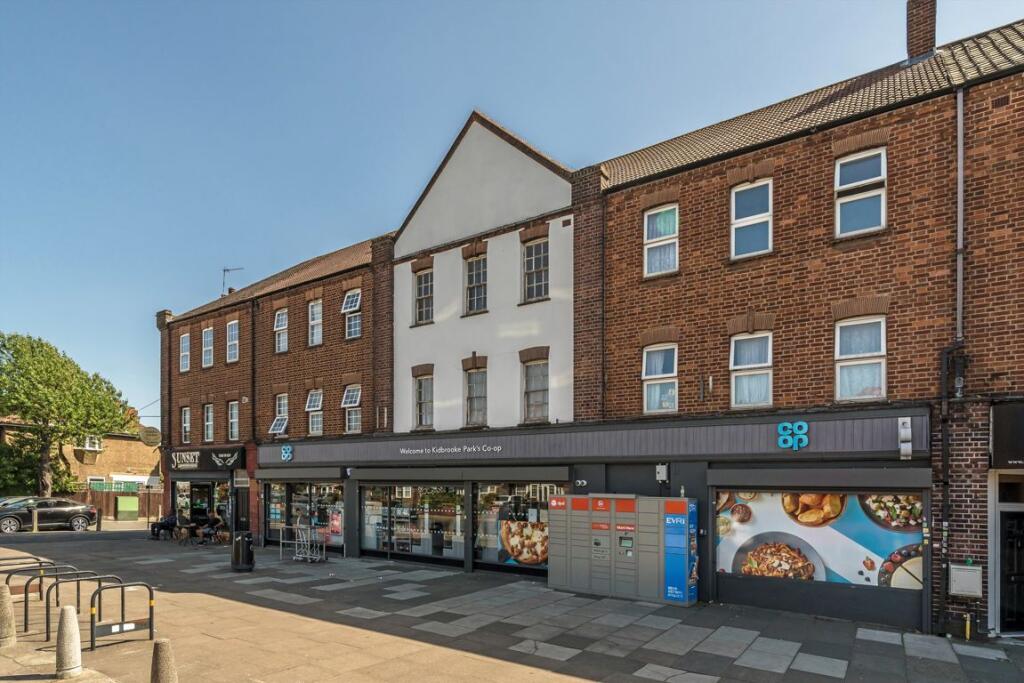 3 bed 1st Floor Flat for rent in Woolwich. From Conran Estates - Charlton