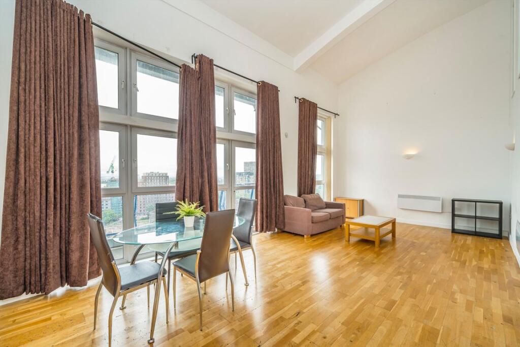 3 bed 1st Floor Flat for rent in Woolwich. From Conran Estates - Charlton