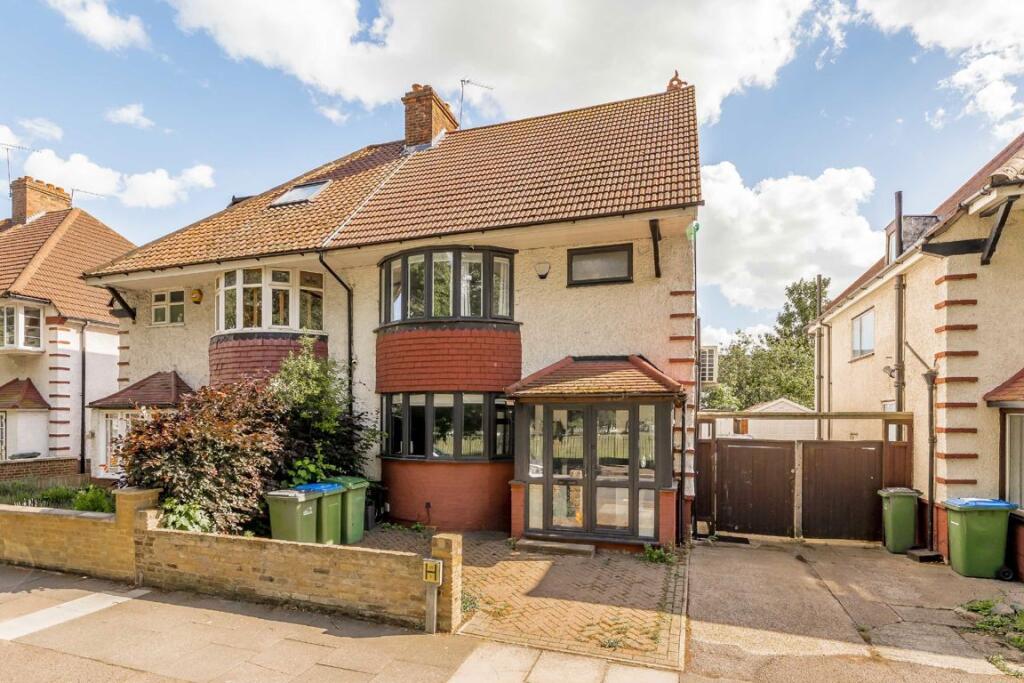 3 bed Detached for rent in Woolwich. From Conran Estates - Charlton