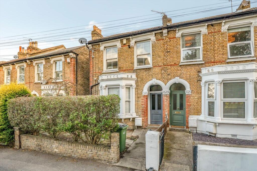 2 bed 1st Floor Flat for rent in Woolwich. From Conran Estates - Charlton