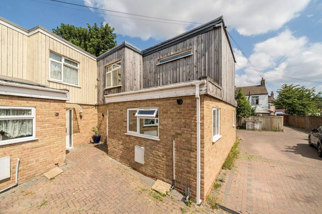 3 bed Semi Detached for rent in Woolwich. From Conran Estates - Charlton 3 bed Semi Detached for rent in Woolwich. From Conran Estates - Charlton