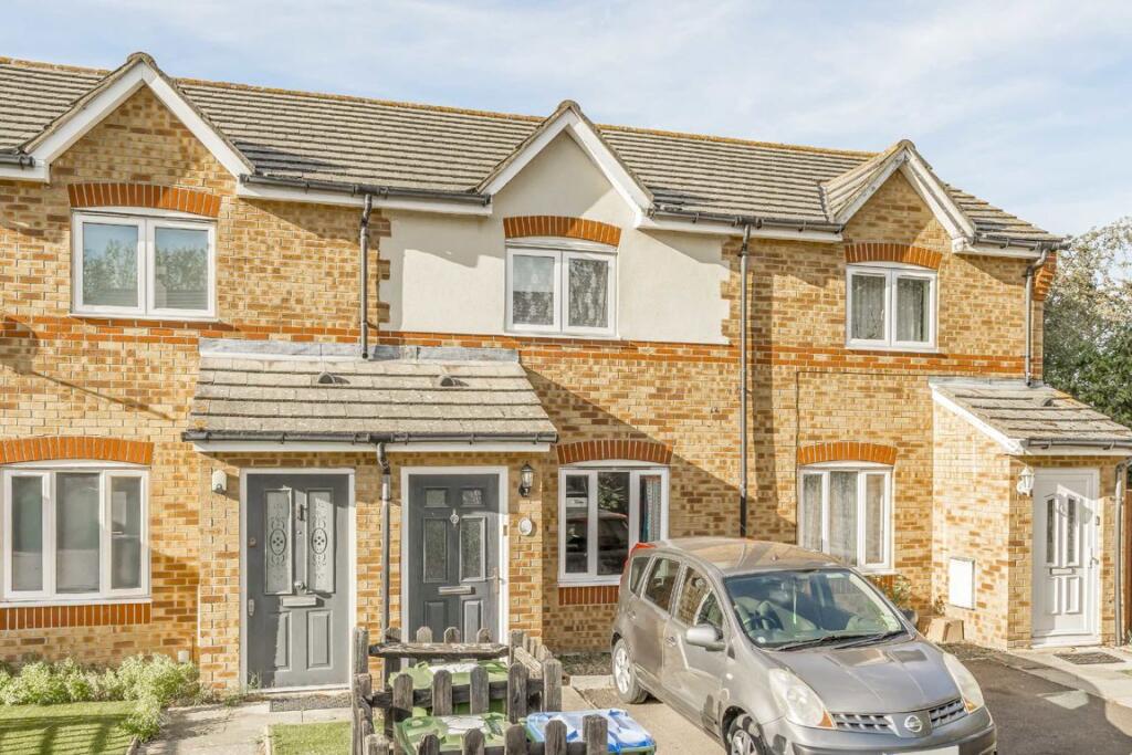 2 bed Mid Terraced House for rent in Woolwich. From Conran Estates - Charlton