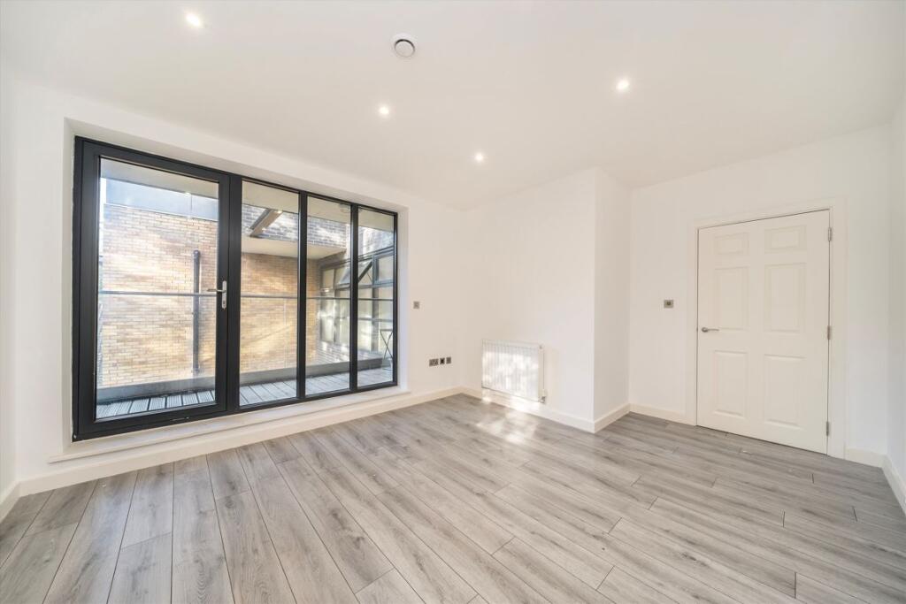 2 bed 1st Floor Flat for rent in Woolwich. From Conran Estates - Charlton 2 bed 1st Floor Flat for rent in Woolwich. From Conran Estates - Charlton