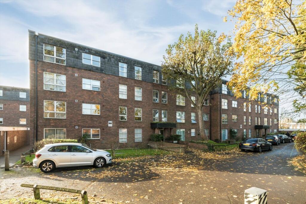 2 bed 1st Floor Flat for rent in Eltham. From Conran Estates - Lee