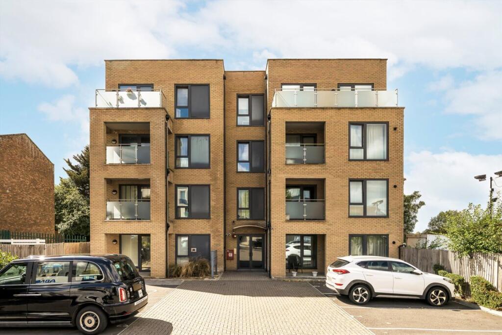 1 bed 1st Floor Flat for rent in Eltham. From Conran Estates - Lee