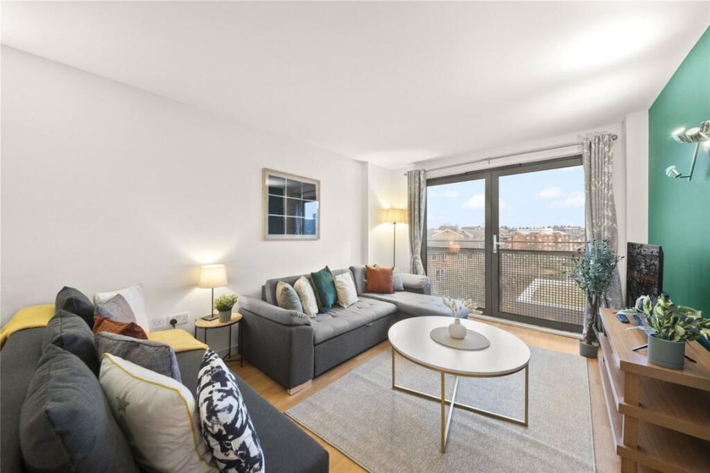 2 bed 1st Floor Flat for rent in Lewisham. From Conran Estates - Greenwich