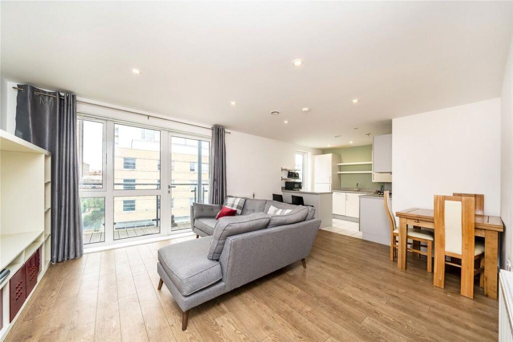 3 bed 1st Floor Flat for rent in Greenwich. From Conran Estates - Greenwich