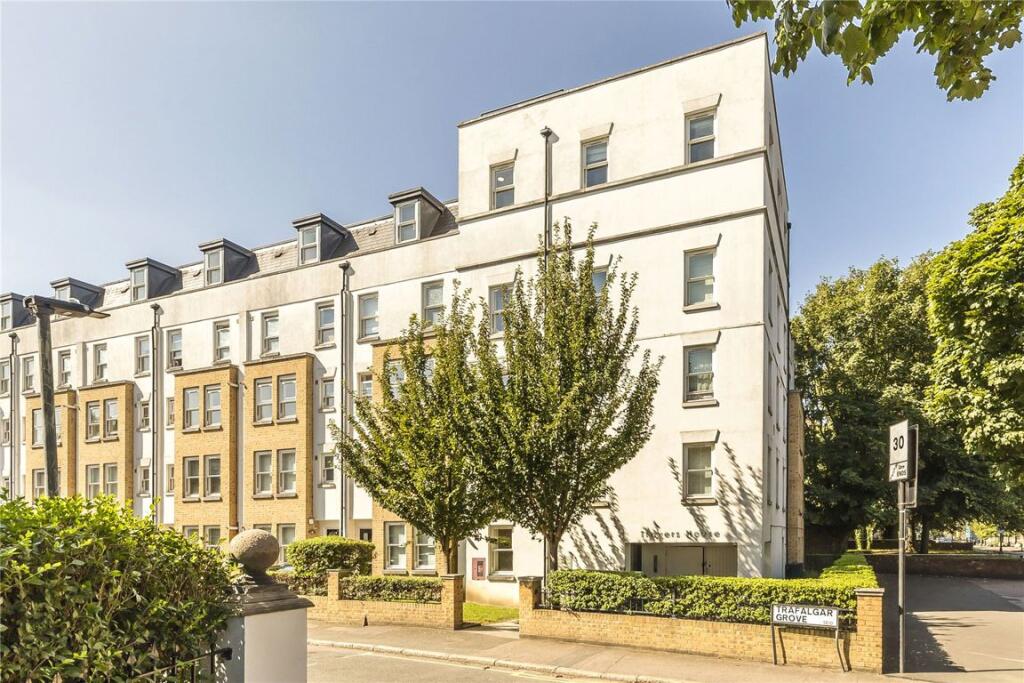 3 bed 1st Floor Flat for rent in Greenwich. From Conran Estates - Greenwich