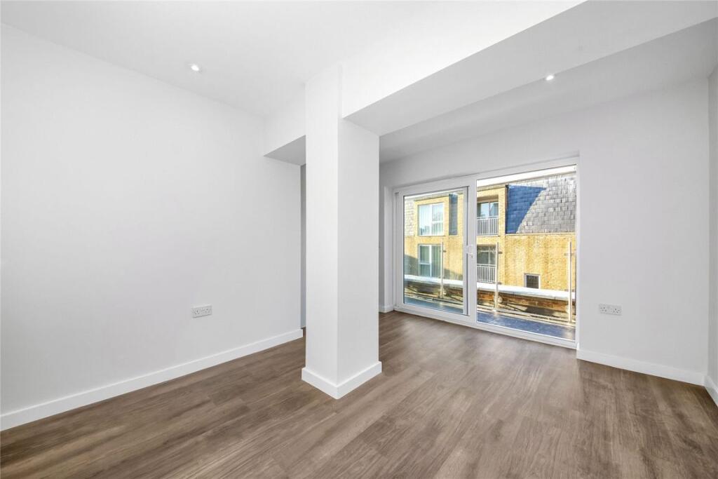 2 bed 1st Floor Flat for rent in Greenwich. From Conran Estates - Greenwich