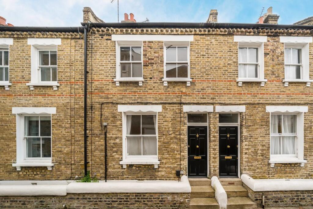 2 bed Mid Terraced House for rent in Greenwich. From Conran Estates - Greenwich
