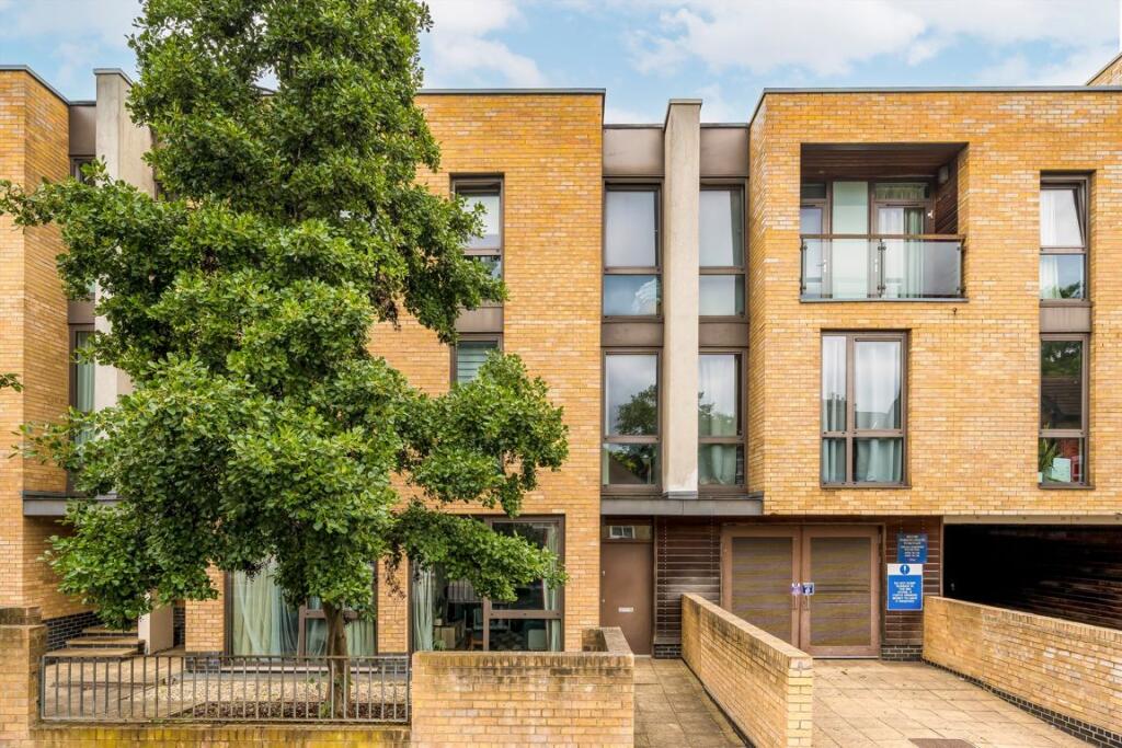 2 bed 1st Floor Flat for rent in Greenwich. From Conran Estates - Greenwich