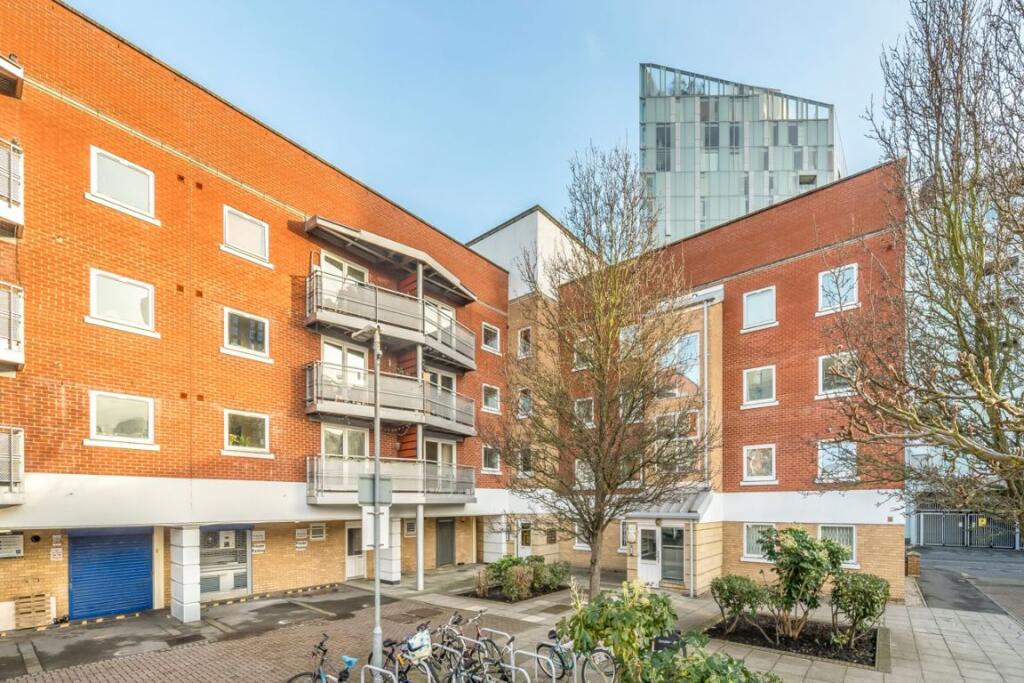 2 bed 1st Floor Flat for rent in Greenwich. From Conran Estates - Greenwich