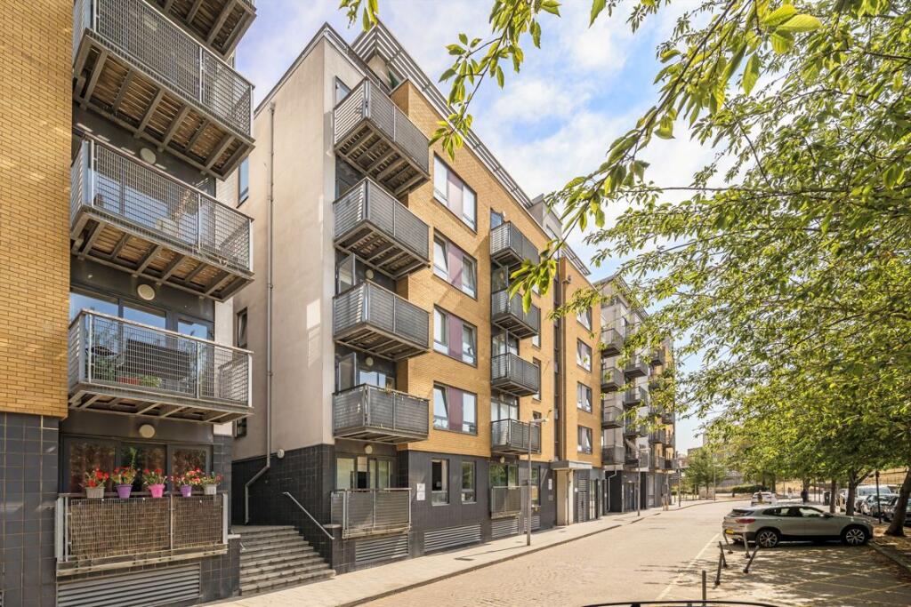 2 bed 1st Floor Flat for rent in Greenwich. From Conran Estates - Greenwich