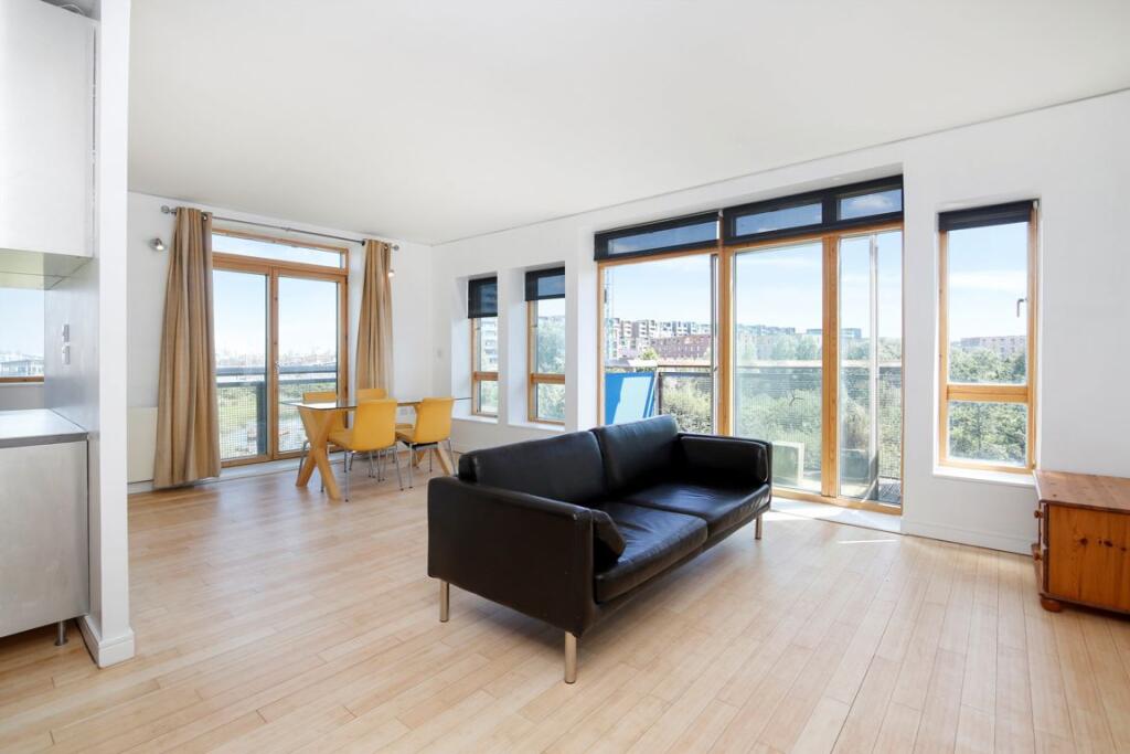 3 bed 1st Floor Flat for rent in Greenwich. From Conran Estates - Greenwich
