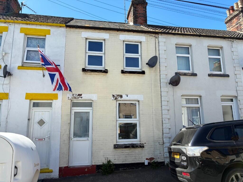 2 bed Mid Terraced House for rent in Parkeston. From Compass One Stop Property Shop - Dovercourt
