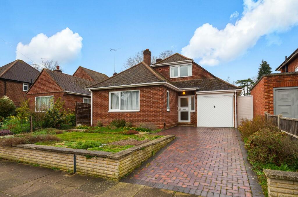 3 bed Detached bungalow for rent in Watford. From Coopers Estate Agents