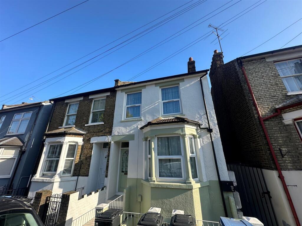 1 bed 1st Floor Flat for rent in Watford. From Coopers Estate Agents - Watford 1 bed 1st Floor Flat for rent in Watford. From Coopers Estate Agents - Watford