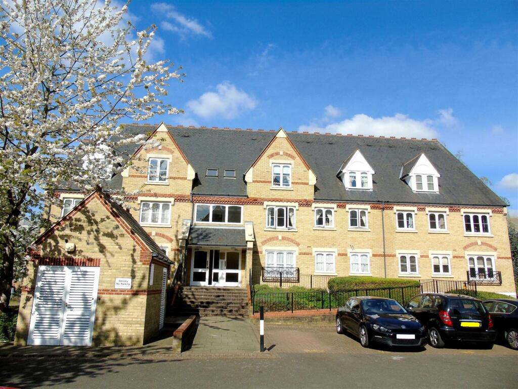 2 bed 1st Floor Flat for rent in Watford. From Coopers Estate Agents - Watford