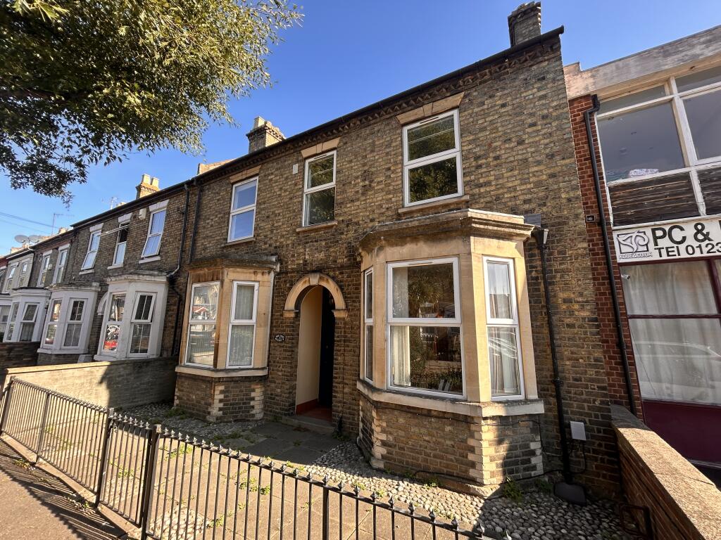 3 bed Mid Terraced House for rent in Bedford. From Connells Lettings - Bedford