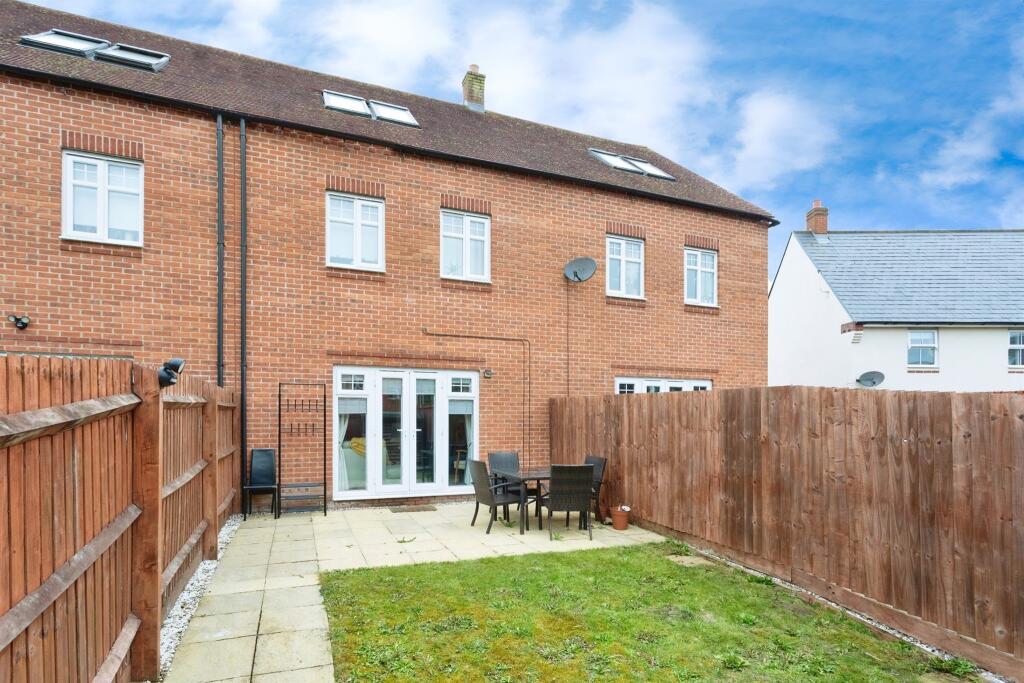3 bed Mid Terraced House for rent in Buckingham. From Connells - Buckingham 3 bed Mid Terraced House for rent in Buckingham. From Connells - Buckingham