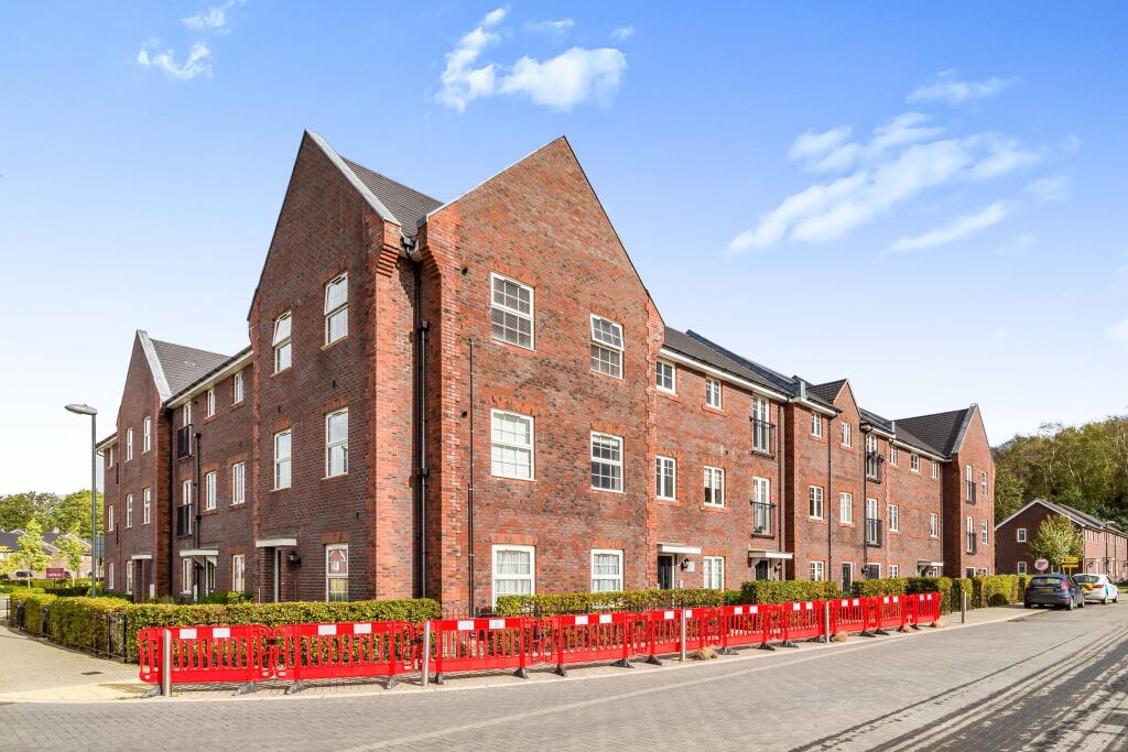 2 bed Apartment for rent in Copthorne. From Connells - Crawley 2 bed Apartment for rent in Copthorne. From Connells - Crawley