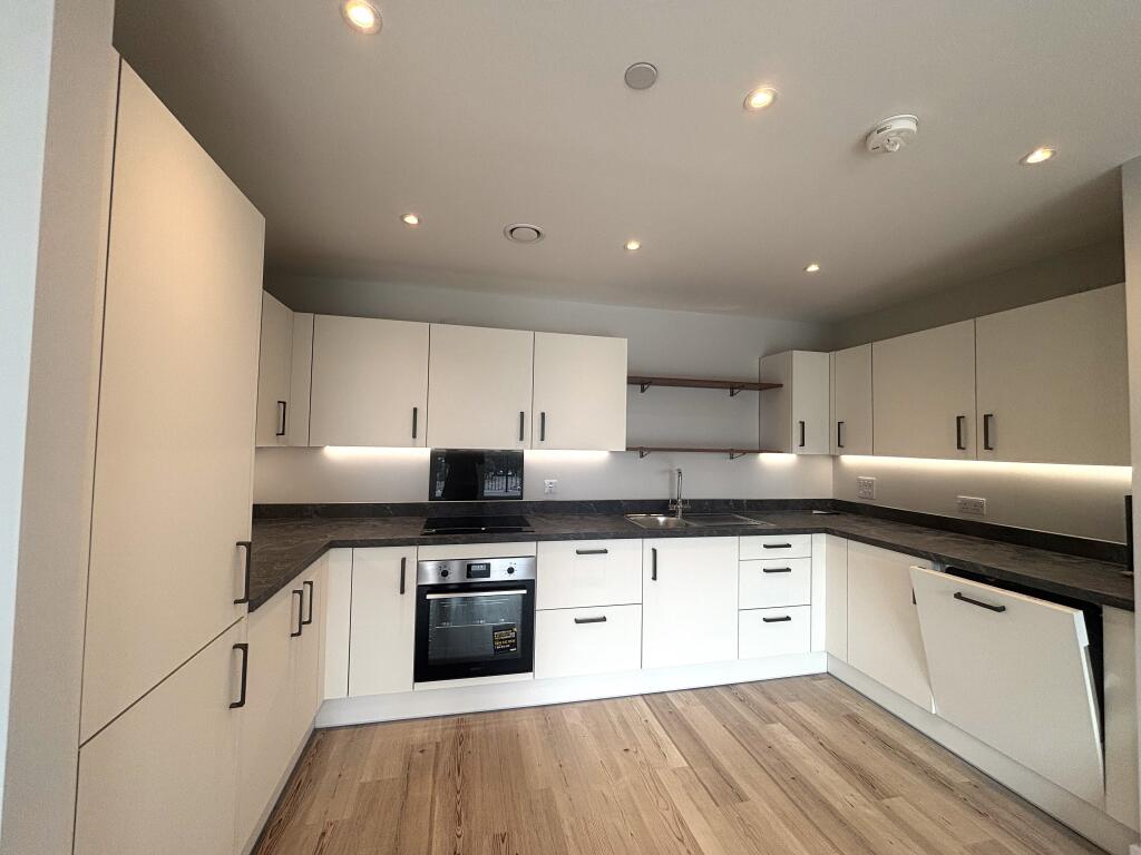3 bed Apartment for rent in . From Connells - Exeter