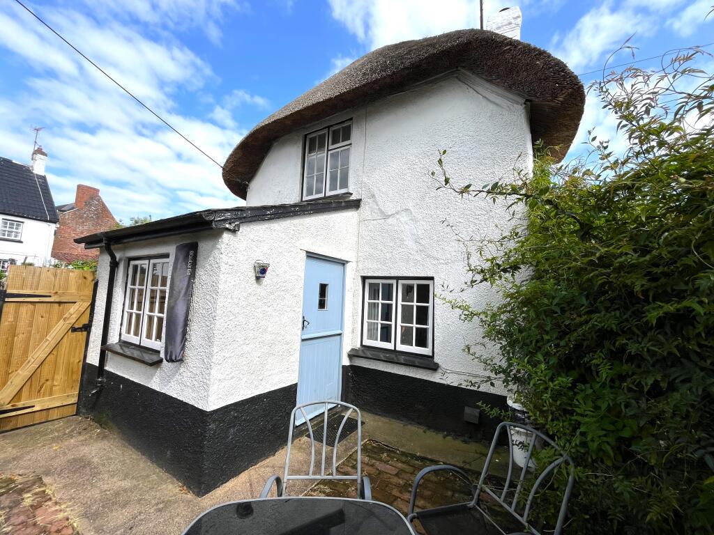 2 bed Cottage for rent in Woodbury. From Connells - Exeter 2 bed Cottage for rent in Woodbury. From Connells - Exeter