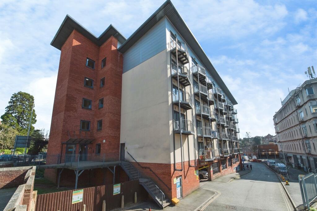 4 bed 1st Floor Flat for rent in Exeter. From Connells - Exeter 4 bed 1st Floor Flat for rent in Exeter. From Connells - Exeter