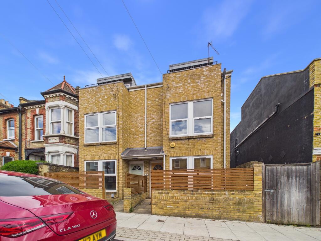 3 bed Mid Terraced House for rent in Streatham. From Credential - Tooting
