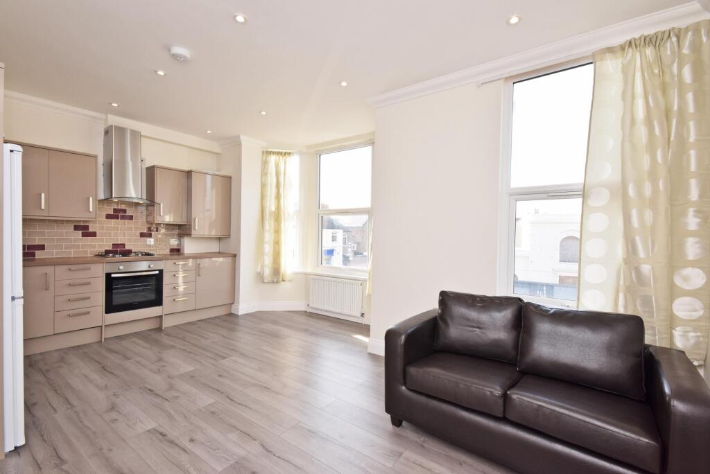 2 bed 1st Floor Flat for rent in Streatham. From Credential - Tooting
