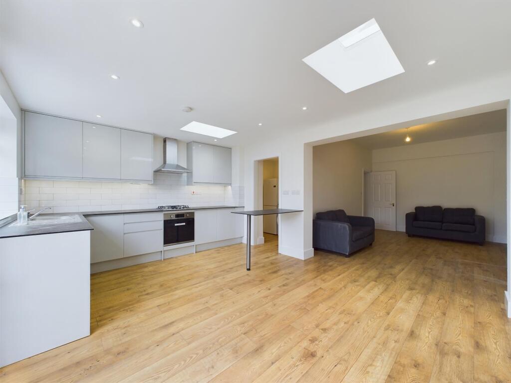 3 bed Mid Terraced House for rent in Merton. From Credential - Tooting