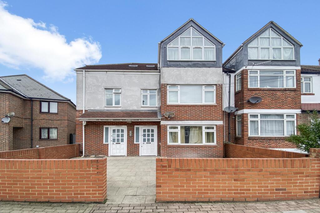 3 bed 1st Floor Flat for rent in Merton. From Credential - Tooting 3 bed 1st Floor Flat for rent in Merton. From Credential - Tooting