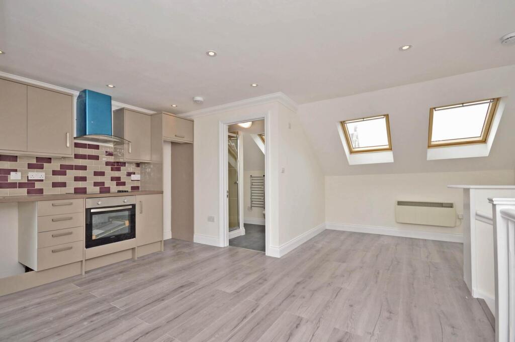 1 bed 1st Floor Flat for rent in Merton. From Credential - Tooting