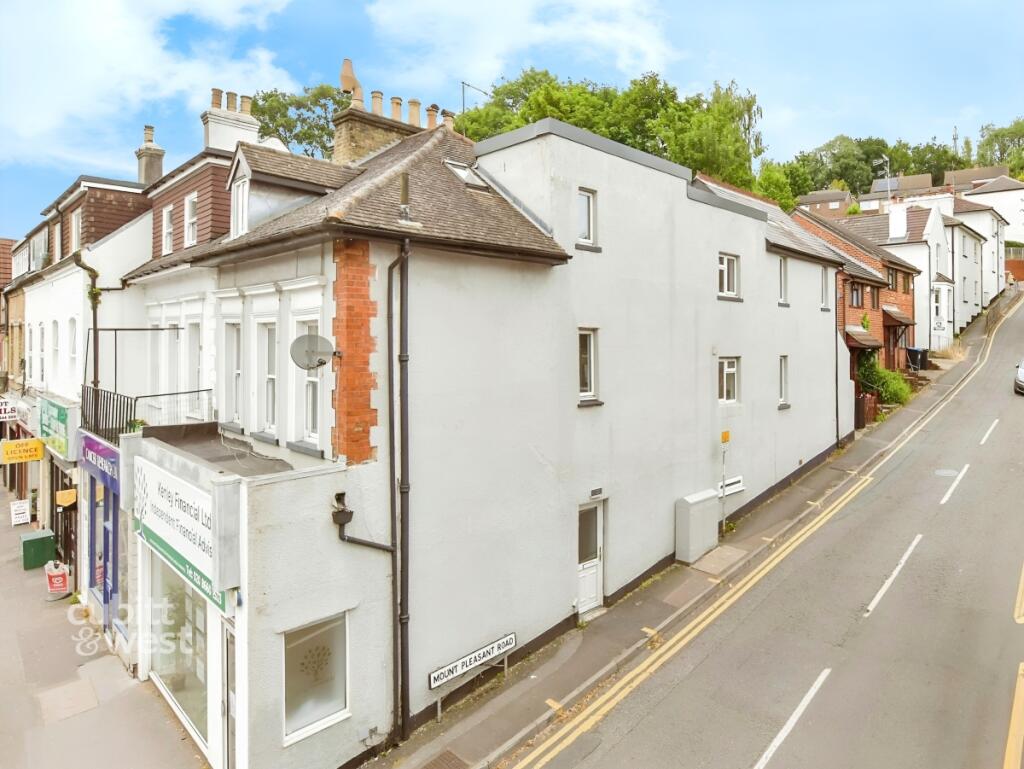 2 bed Annexe for rent in Caterham. From Cubitt and West - Shirley