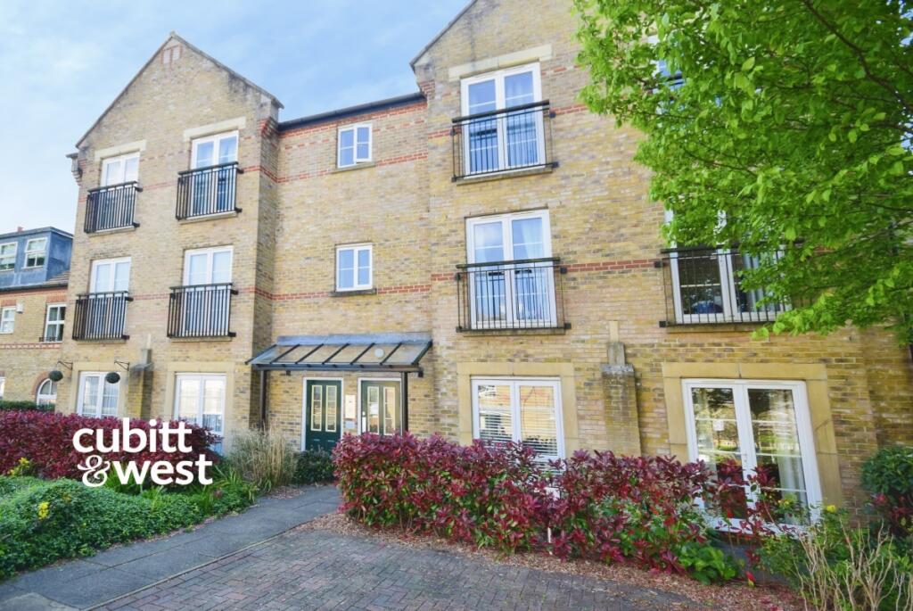 2 bed House (unspecified) for rent in Caterham. From Cubitt & West - Shirley