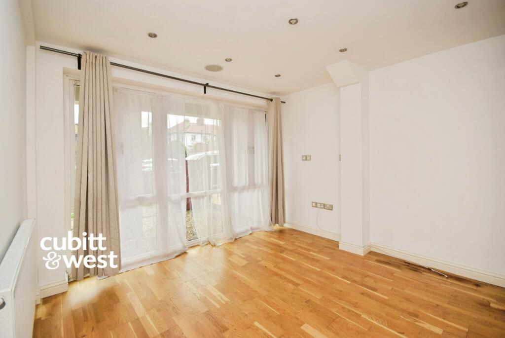 2 bed House (unspecified) for rent in Purley. From Cubitt & West - Shirley 2 bed House (unspecified) for rent in Purley. From Cubitt & West - Shirley