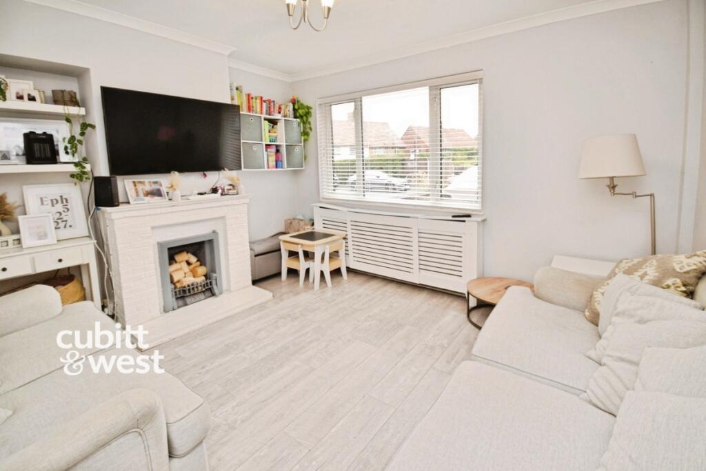 3 bed Semi Detached for rent in Croydon. From Cubitt & West - Shirley 3 bed Semi Detached for rent in Croydon. From Cubitt & West - Shirley