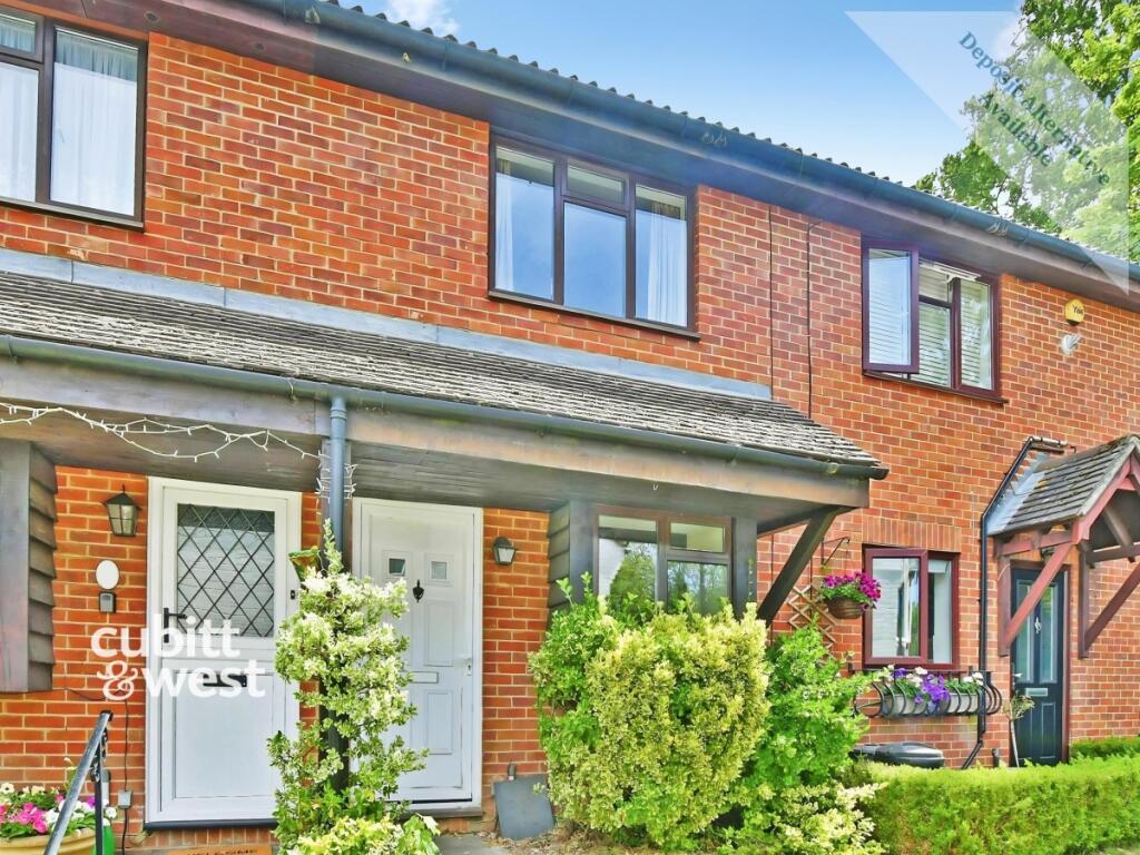 2 bed Mid Terraced House for rent in Purley. From Cubitt & West - Shirley 2 bed Mid Terraced House for rent in Purley. From Cubitt & West - Shirley
