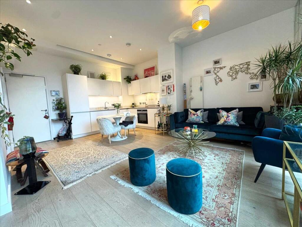 1 bed 1st Floor Flat for rent in Hornsey. From Burghleys Estate Agents - London