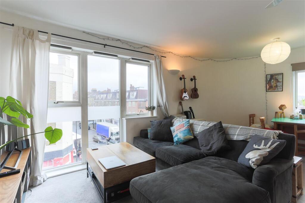 1 bed 1st Floor Flat for rent in Hornsey. From Burghleys Estate Agents - London