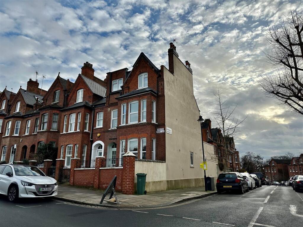 2 bed 1st Floor Flat for rent in London. From Burghleys Estate Agents - London