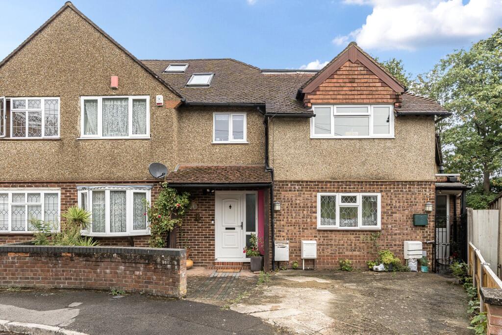 6 bed Semi Detached for rent in Weybridge. From Curchods Estate Agents - Weybridge 6 bed Semi Detached for rent in Weybridge. From Curchods Estate Agents - Weybridge