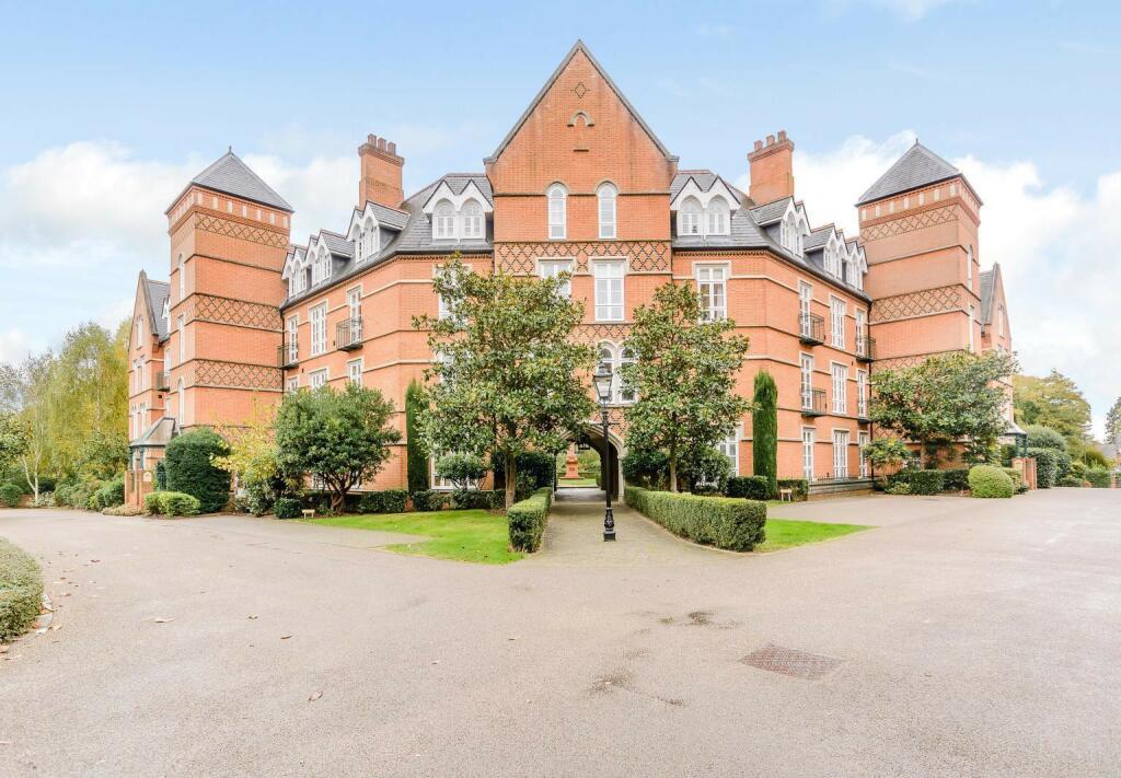2 bed 1st Floor Flat for rent in Virginia Water. From Curchods Estate Agents - Weybridge