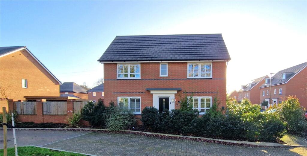 3 bed Detached for rent in Chertsey. From Curchods Estate Agents - Weybridge