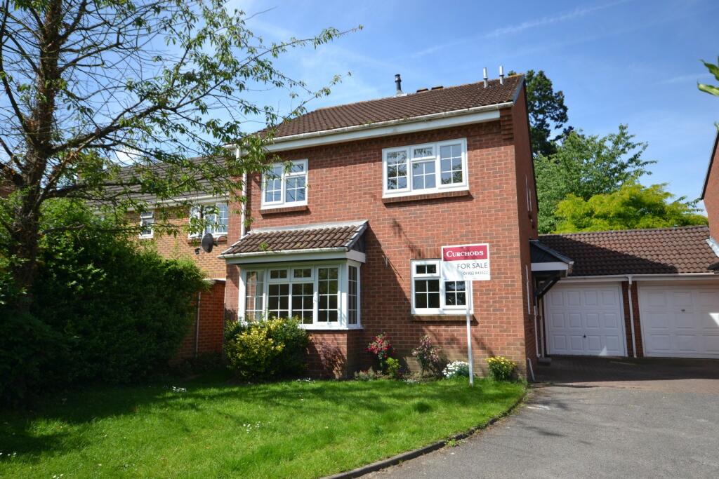 4 bed Link detached for rent in Weybridge. From Curchods Estate Agents - Weybridge