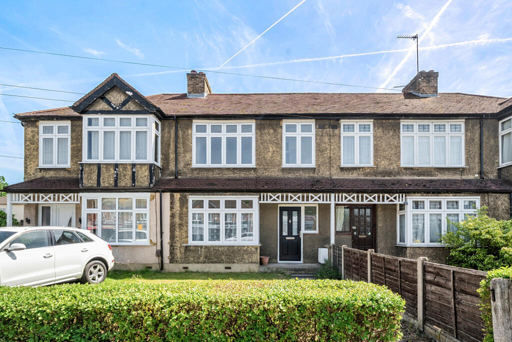3 bed Mid Terraced House for rent in New Haw. From Curchods Estate Agents - Weybridge 3 bed Mid Terraced House for rent in New Haw. From Curchods Estate Agents - Weybridge