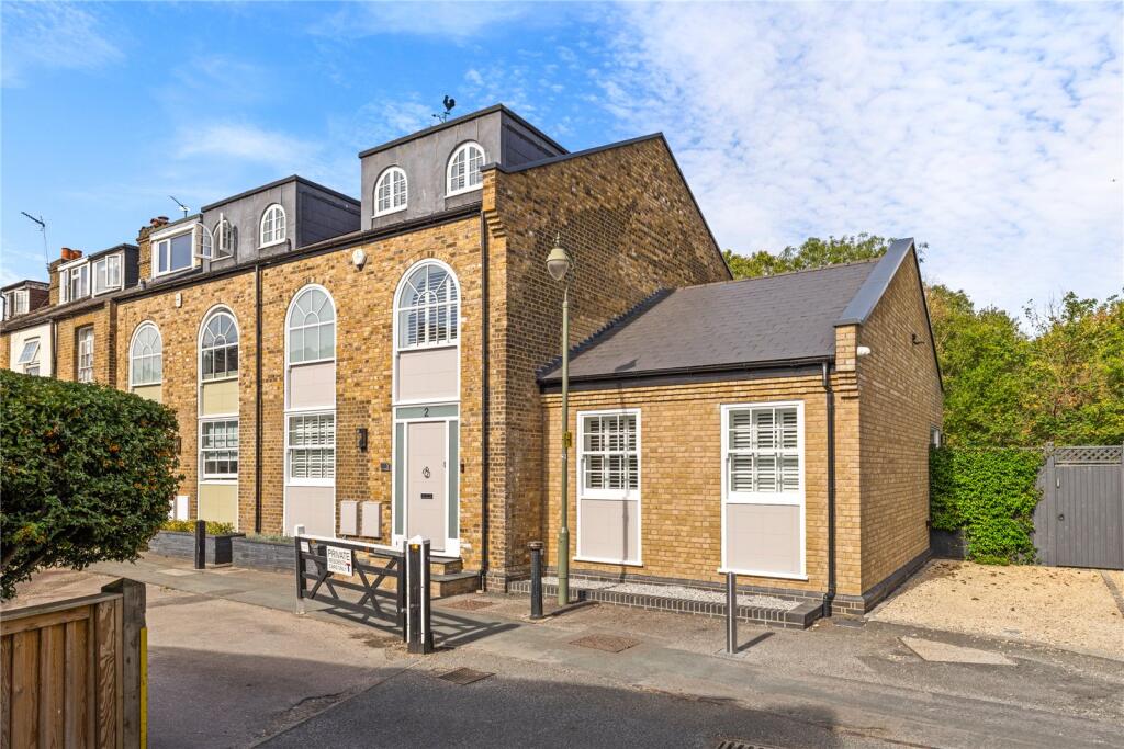 4 bed Semi Detached for rent in Weybridge. From Curchods Estate Agents - Weybridge
