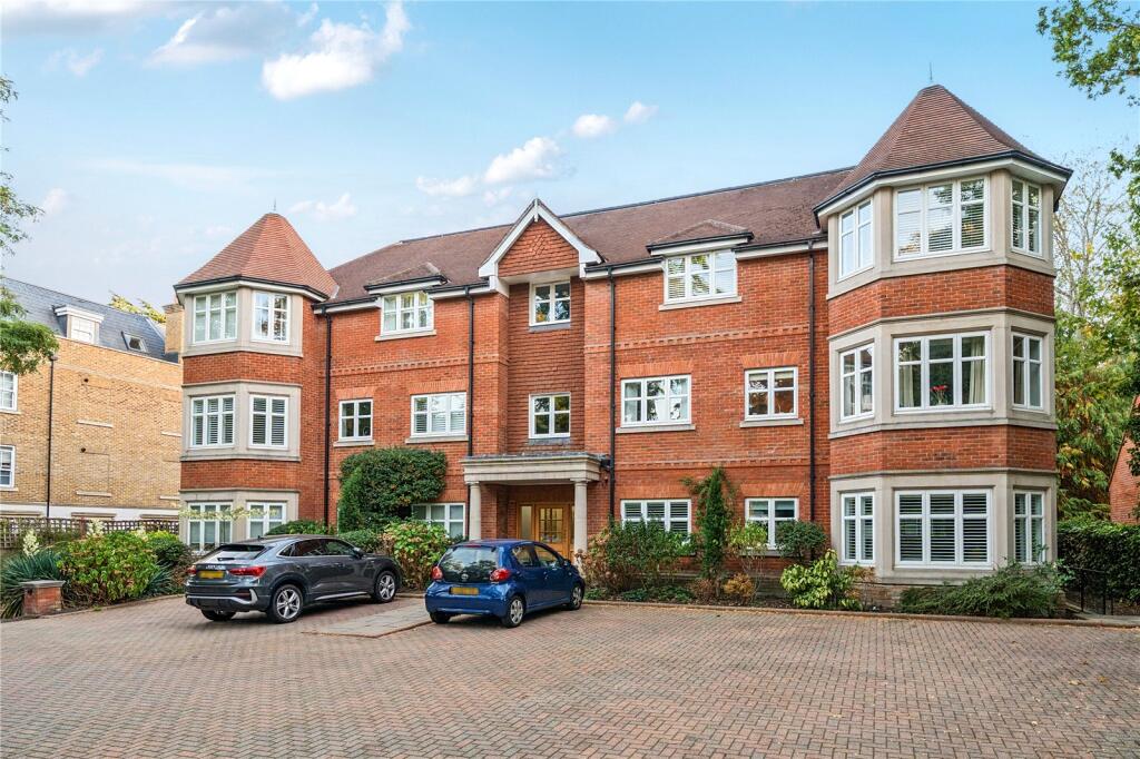 2 bed 1st Floor Flat for rent in Weybridge. From Curchods Estate Agents - Weybridge 2 bed 1st Floor Flat for rent in Weybridge. From Curchods Estate Agents - Weybridge
